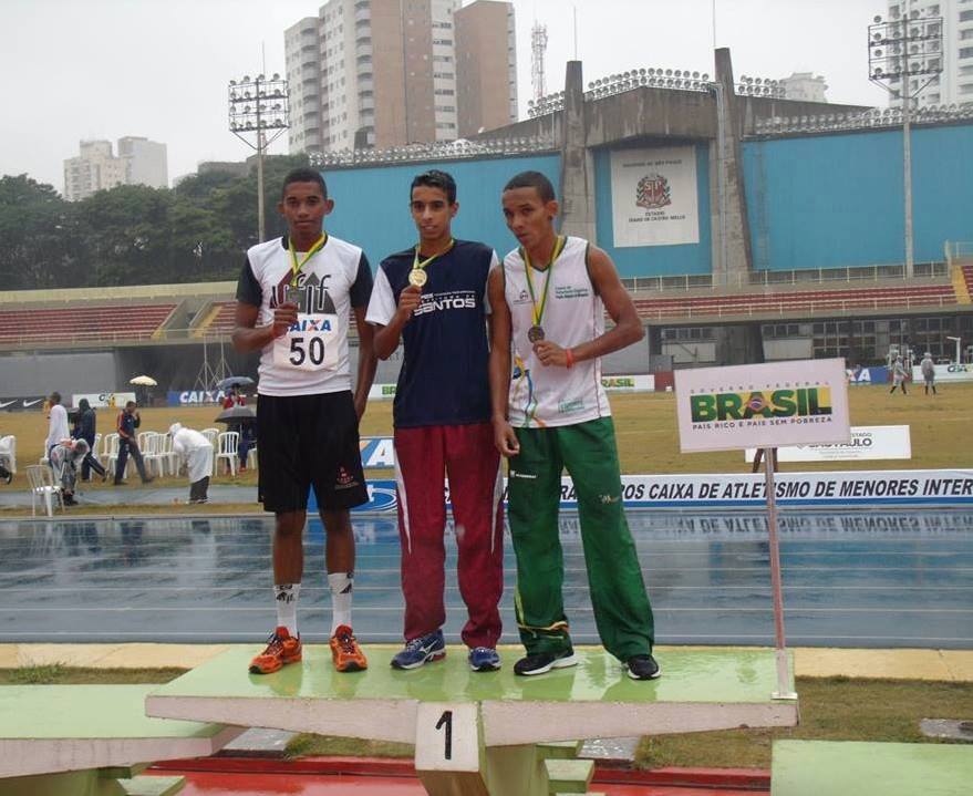 Além do recorde, Robison (esquerda) foi o segundo colocado na prova dos 1.500m