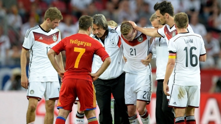 Meio-campista alemão, Reus, do Borussia Dortmund, é nova dúvida para a Copa do Mundo