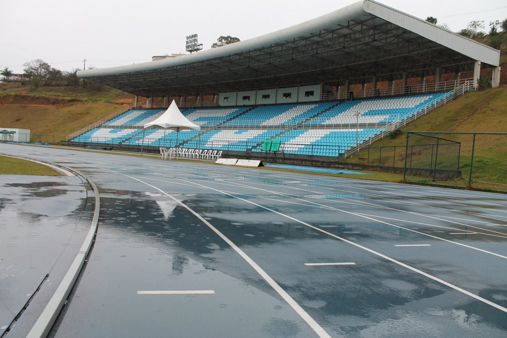 Complexo Esportivo da UFJF: com chuva, atletismo dos Jogos Sesi Juiz de Fora não pôde ser realizado neste sábado