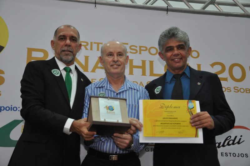 Diretor do Grupo Bahamas - Paulo Roberto Lopes, recebe o Mérito Esportivo Panathlon - Incentivo ao Esporte - por André Castro