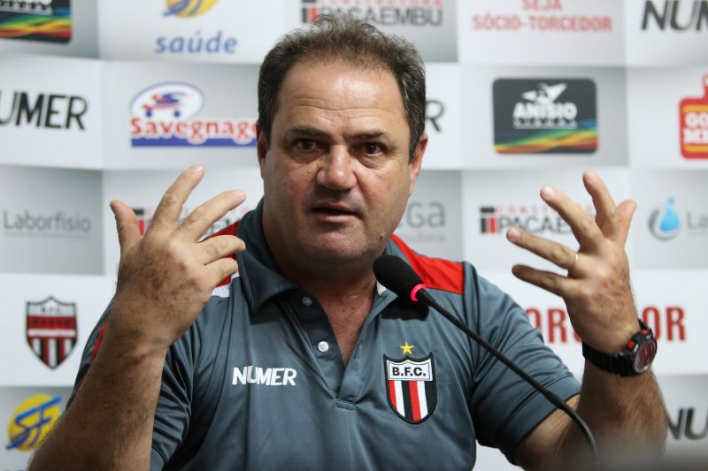 Leia mais sobre o artigo Vica chega ao Botafogo-SP e fala em “dar uma sacudida no time e na maneira de jogar”