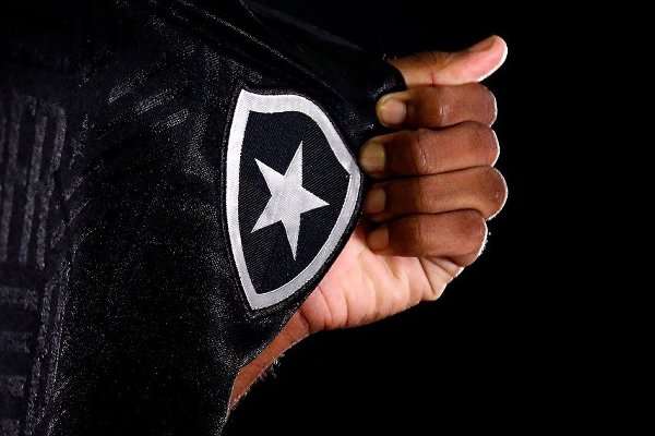 Leia mais sobre o artigo “O Botafogo é um tanto tantã, que nem eu”