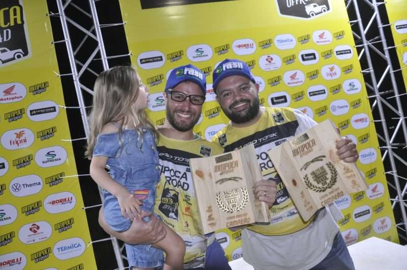 Read more about the article Campeões! Nos carros Rodrigo Peternelli e Léo Martins vencem a Master!