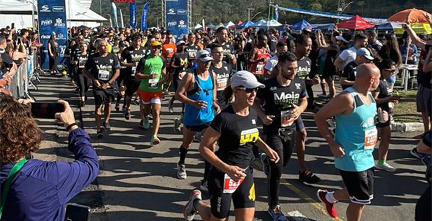 Leia mais sobre o artigo Flávio Stumpf e Aline Barbosa vencem 10ª Meia Maratona de JF. Veja todos resultados
